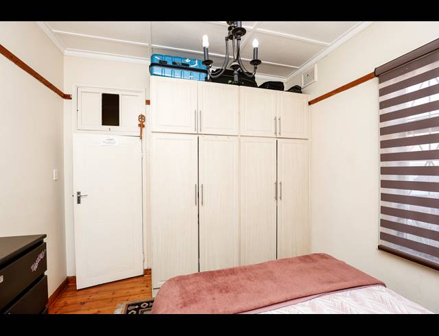 3 BEDROOM FREEHOLD FOR SALE IN GLENWOOD